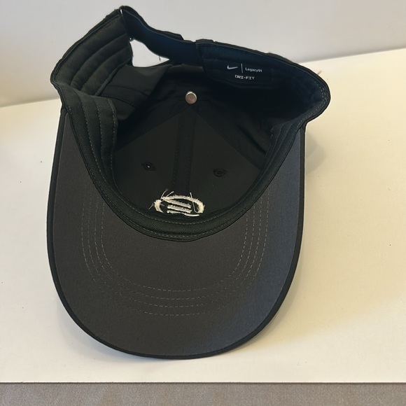 Nike hat - Picture 2 of 3